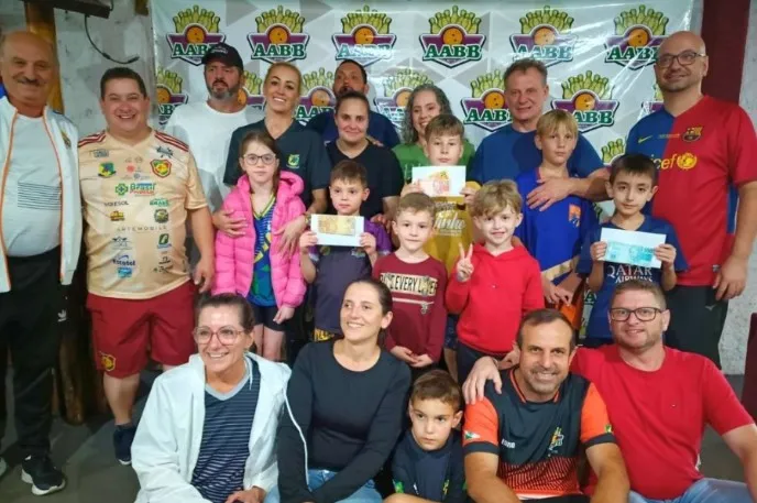 Bituruna realiza 1º Torneio de Bolão e destaca talentos locais
