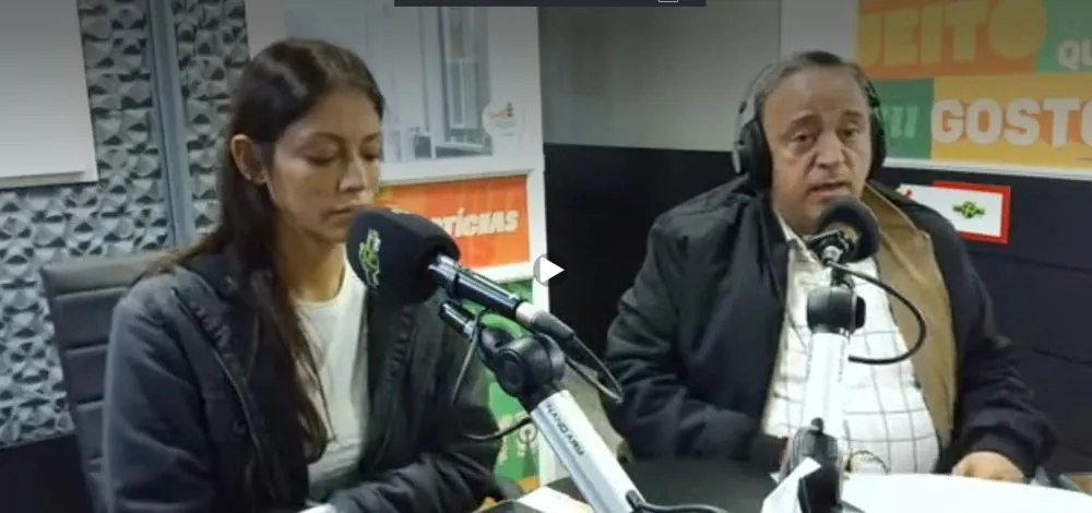 Programa de Hussein Bakri na FM Verde Vale teve participação ao vivo de Ratinho