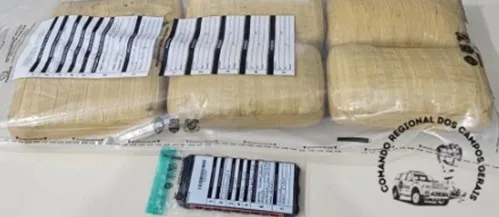 PM apreende mais de 6 quilos de haxixe durante descarregamento de carga em União da Vitória