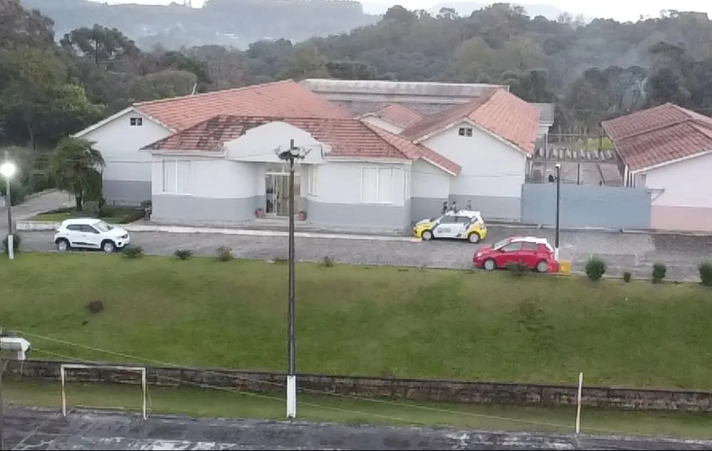 Ato de vandalismo em colégio estadual provoca cancelamento das aulas em Mallet