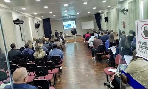 Profissionais da saúde participam de capacitação sobre atendimento a gestantes em União da Vitória