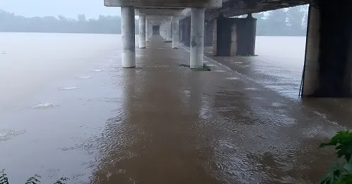 Rio Iguaçu estabiliza após elevação causada pelas chuvas em União da Vitória