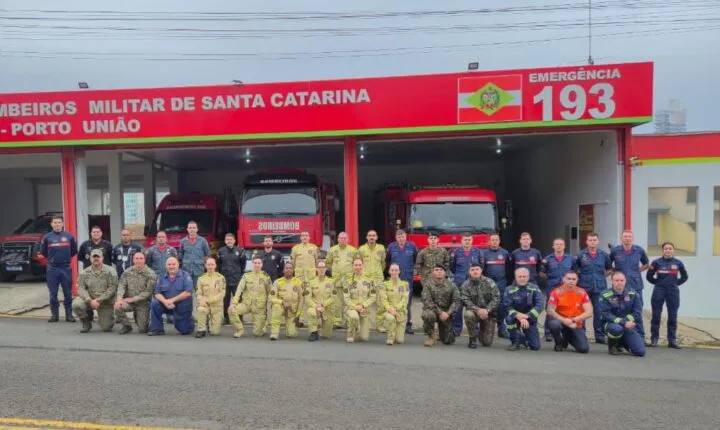 Bombeiros recebem treinamento para condução de embarcações no Vale do Iguaçu