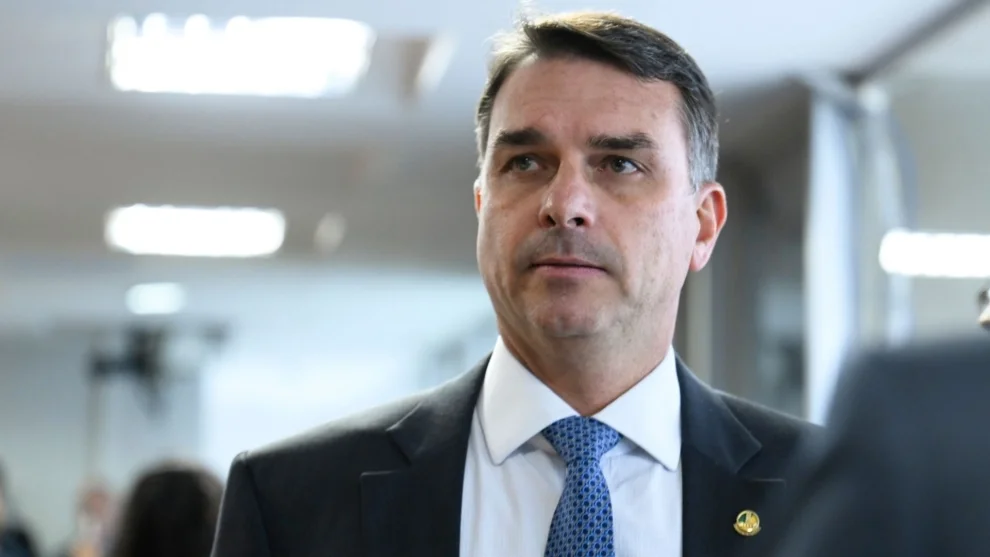 Aliados de Flávio temem “bomba interna” na campanha
