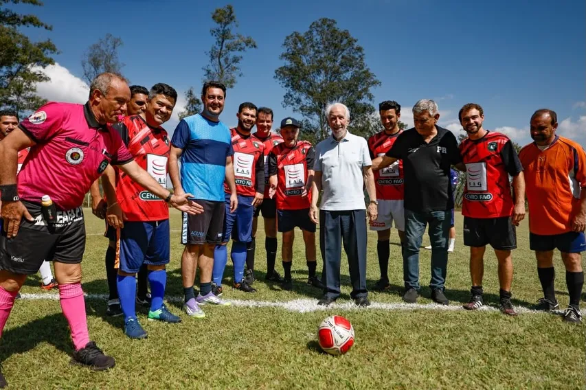 Aniversário de Ratinho Junior reúne base e fortalece grupo político para eleição