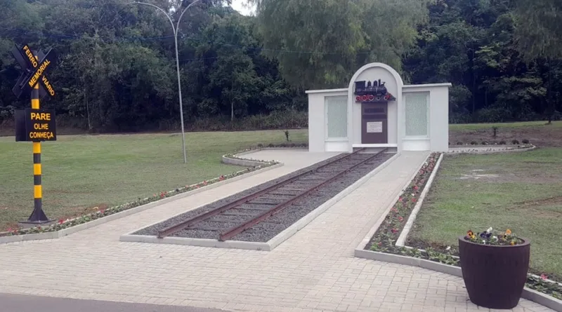 Memorial Ferroviário resgata história e homenageia trabalhadores em Porto União